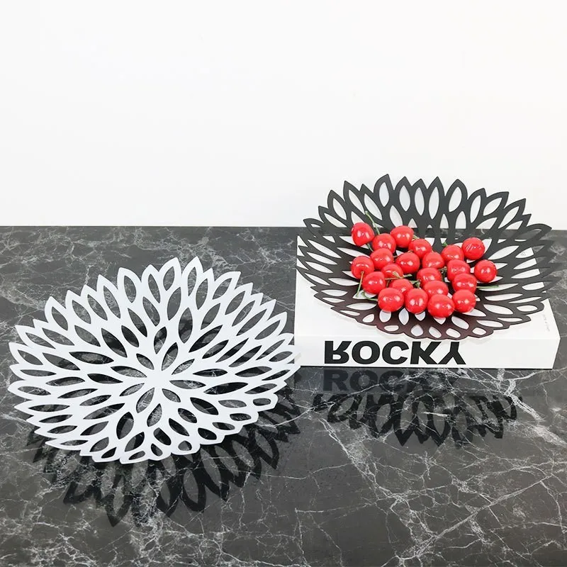 Nordic Creative Hollow Geometric Metal Iron Tray Food Basket Fruit Candy Dish Serving Tray Table Storage Tray Kitchen Home Decor
Nordic Creative Hollow Geometric Metal Iron Tray Food Basket Fruit Candy Dish Serving Tray Table Storage Tray Kitchen Home Decor