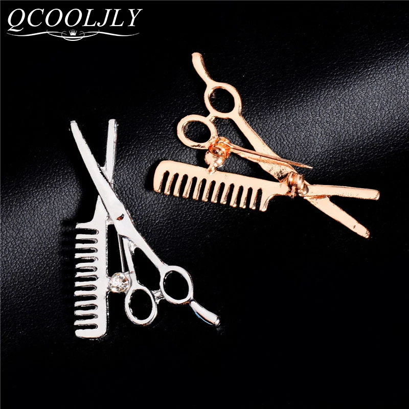 QCOOLJLY Trendy Fashion Accessories Comb Scissors Barber Tools Corsage Brooch Pin Male Fashion Style Brooch Best Clothes
QCOOLJLY Trendy Fashion Accessories Comb Scissors Barber Tools Corsage Brooch Pin Male Fashion Style Brooch Best Clothes