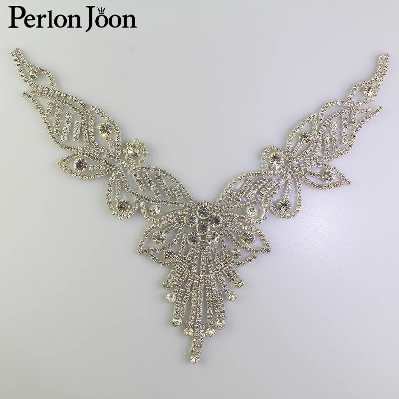 1 PCS V-shape Crystal Collar Rhinestone Neckline Patch hot fix Iron-On Rhinestone applique decorating accessories in clothing
1 PCS V-shape Crystal Collar Rhinestone Neckline Patch hot fix Iron-On Rhinestone applique decorating accessories in clothing