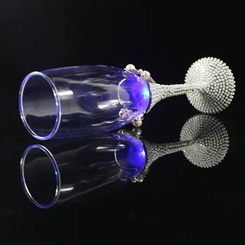 200ML high-end luminous Champagne Cup Exquisite pearl white jade goblet Seven color discoloration Valentine's Day Wedding romanc
200ML high-end luminous Champagne Cup Exquisite pearl white jade goblet Seven color discoloration Valentine's Day Wedding romanc