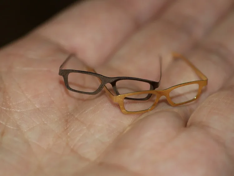 1/6 scale action figure doll accessories glasses frames for 12in figure accessories.not include head and other accessories 1782
1/6 scale action figure doll accessories glasses frames for 12in figure accessories.not include head and other accessories 1782