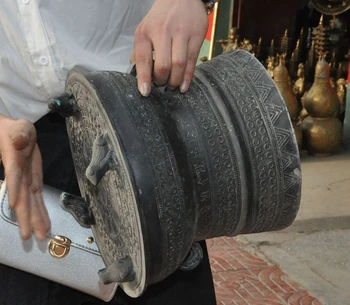 antique Old Chinese Folk pure bronze Bufo Frog Percussion instrument Drums Drum
antique Old Chinese Folk pure bronze Bufo Frog Percussion instrument Drums Drum