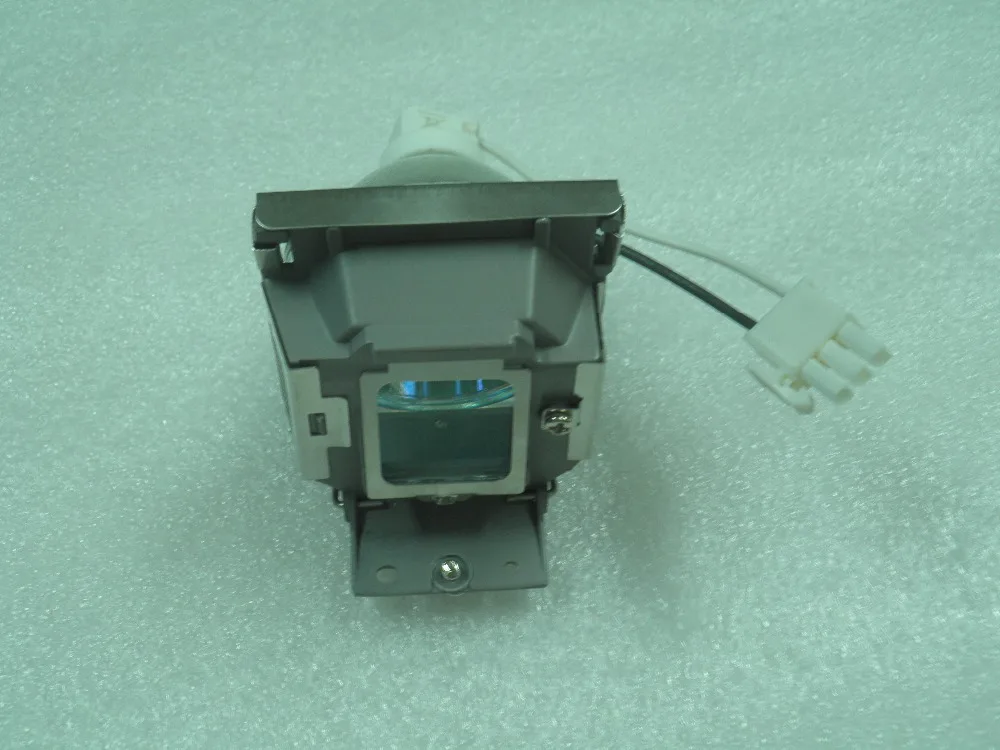 original projector lamp with housing SHP132/5J.J0A05.001 For MP515 MP515ST MP525 MP526 MP576/MP515P
original projector lamp with housing SHP132/5J.J0A05.001 For MP515 MP515ST MP525 MP526 MP576/MP515P