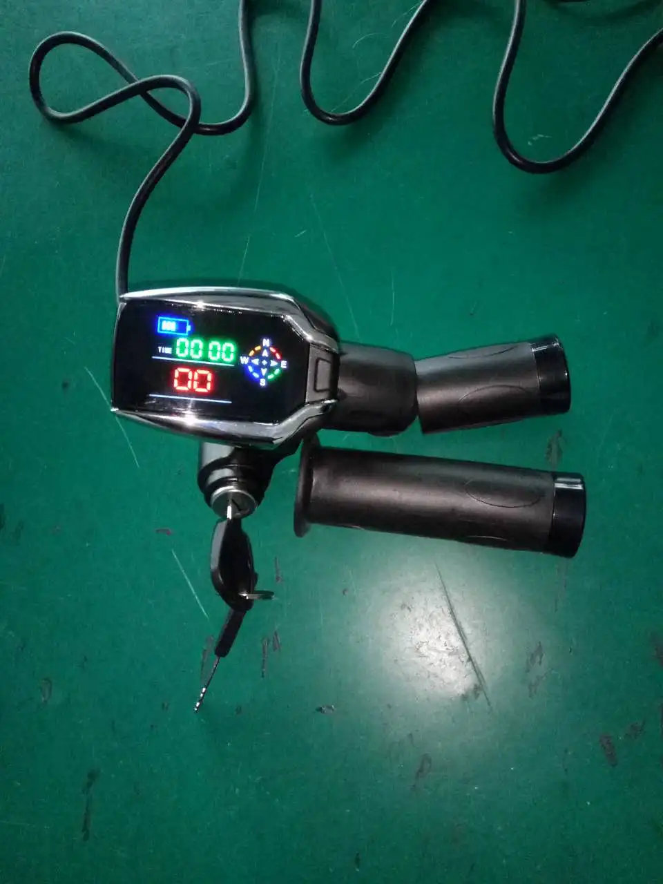 HALF throttle with GPS function&LED display 24v36v48v60v72v rolling grips gas handle accelerator for electric bike scooter MTB
HALF throttle with GPS function&LED display 24v36v48v60v72v rolling grips gas handle accelerator for electric bike scooter MTB