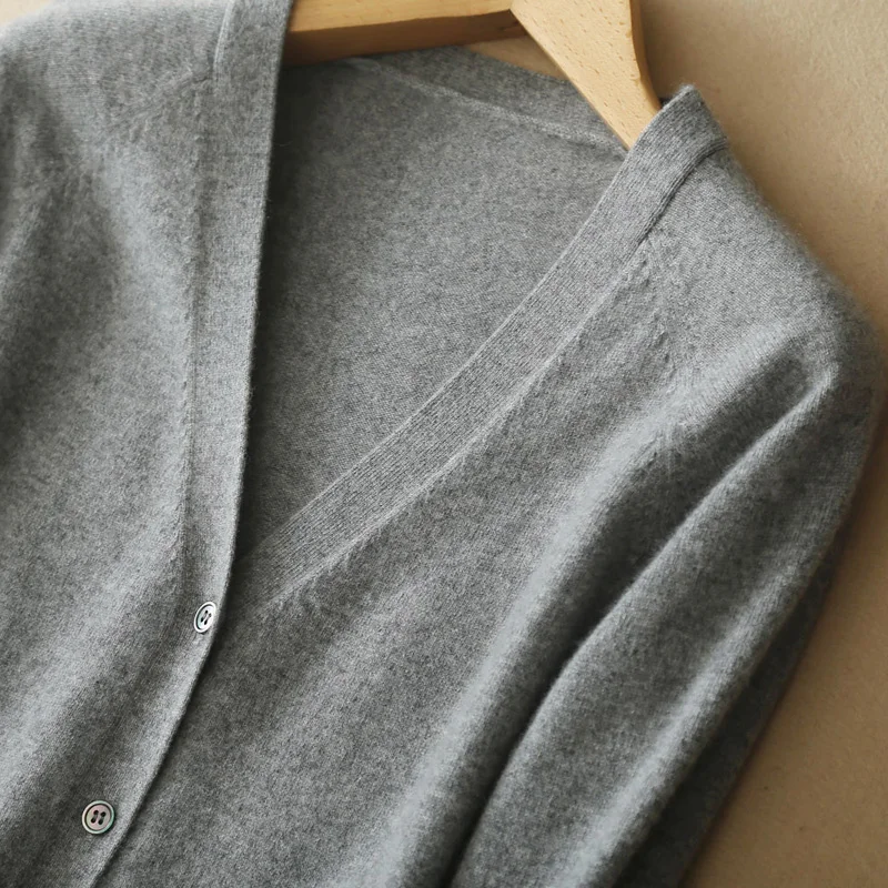 Women Jackets 100% Cashmere and Wool Knitting Cardigans Ladies Vneck Long Cardigan 6colors Woman Clothes Girl Tops Soft Sweaters
Women Jackets 100% Cashmere and Wool Knitting Cardigans Ladies Vneck Long Cardigan 6colors Woman Clothes Girl Tops Soft Sweaters