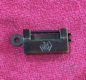MOEHOMES Rare Chinese old style Brass bronze Carved old fu fo word lock Home decorations metal handicraft lock
MOEHOMES Rare Chinese old style Brass bronze Carved old fu fo word lock Home decorations metal handicraft lock