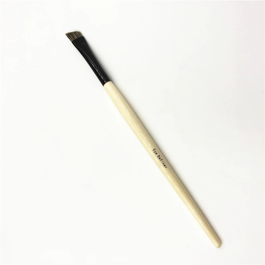 Good Quality Natural Animal Hair Angled Eye Definer Makeup Brush Eyebrow Brush Beauty Tool
Good Quality Natural Animal Hair Angled Eye Definer Makeup Brush Eyebrow Brush Beauty Tool