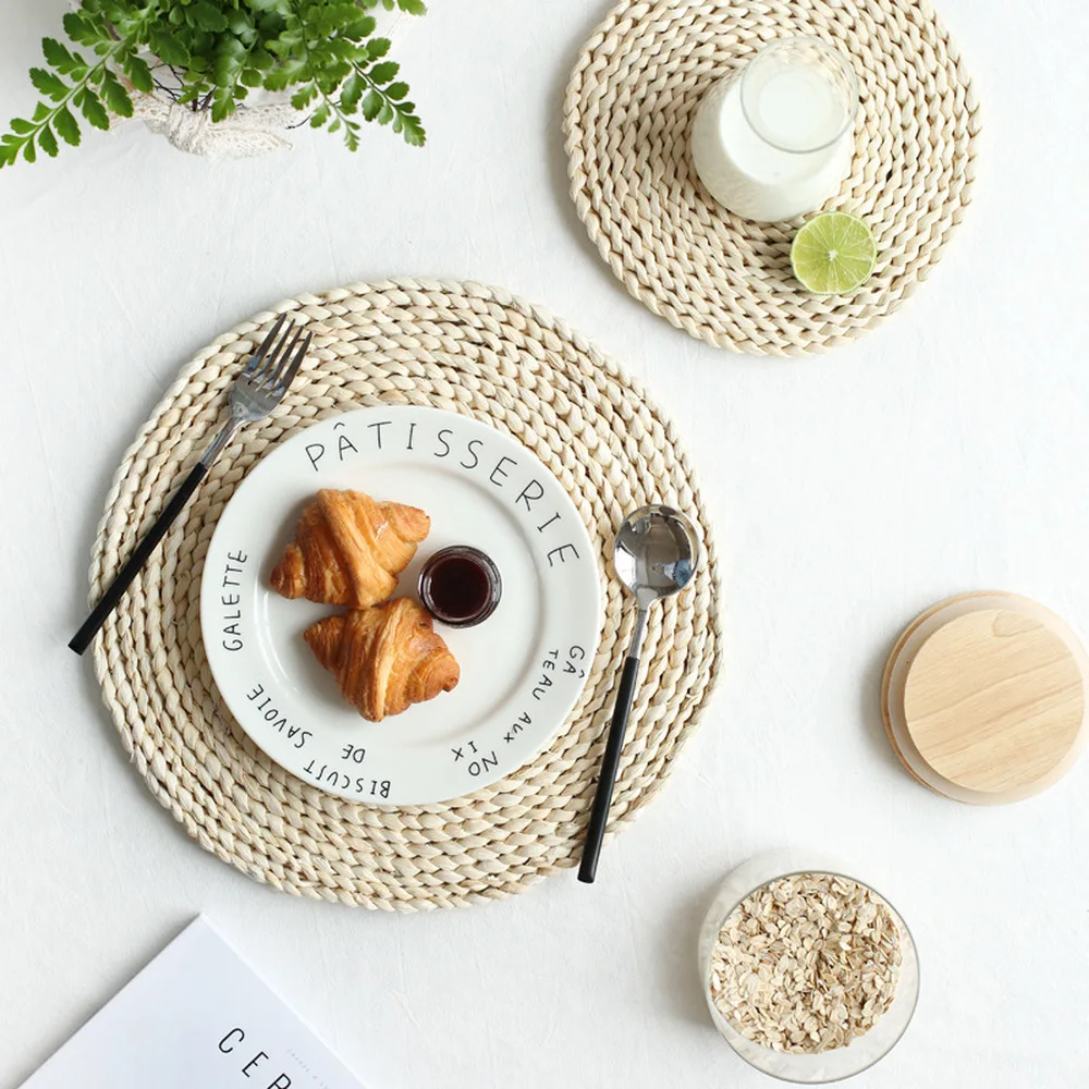 1PC Round Hand-Woven Pads Mats Corn Straw Braided Dining Table Mats Thick Natural Placemats 1cm/20cm/30cm/40cm Table Decoration
1PC Round Hand-Woven Pads Mats Corn Straw Braided Dining Table Mats Thick Natural Placemats 1cm/20cm/30cm/40cm Table Decoration