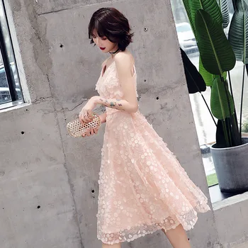 Pink Bride Party Evening Cheongsam V-Neck Womens Sexy Backless Costume Dress Long Robe Wedding Qipao Retro Vestido XS-3XL
Pink Bride Party Evening Cheongsam V-Neck Womens Sexy Backless Costume Dress Long Robe Wedding Qipao Retro Vestido XS-3XL