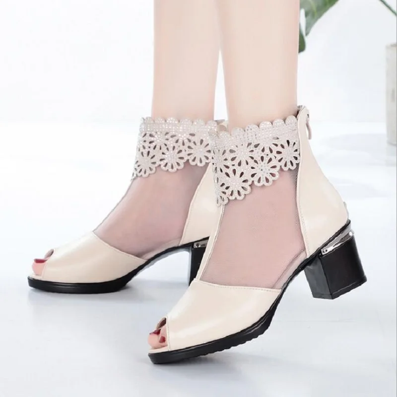 Spring Summer Autumn Genuine Leather Hollow Flower Crystal Platform Women Mesh Boots Peep Toe Thick Heels Lady Sandals 190328
Spring Summer Autumn Genuine Leather Hollow Flower Crystal Platform Women Mesh Boots Peep Toe Thick Heels Lady Sandals 190328