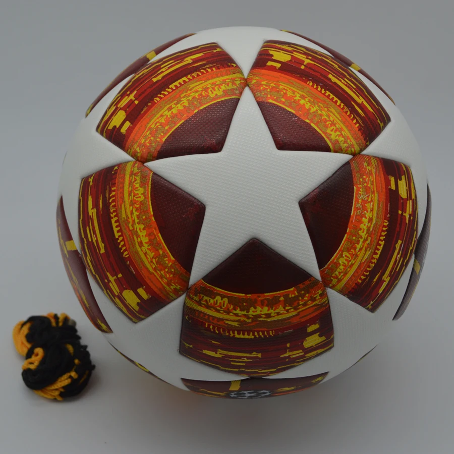 18 19 League Soccer Ball Red Madrid 19 Final Balls PU high grade seamless paste skin Blue Match football ball Size 5
18 19 League Soccer Ball Red Madrid 19 Final Balls PU high grade seamless paste skin Blue Match football ball Size 5