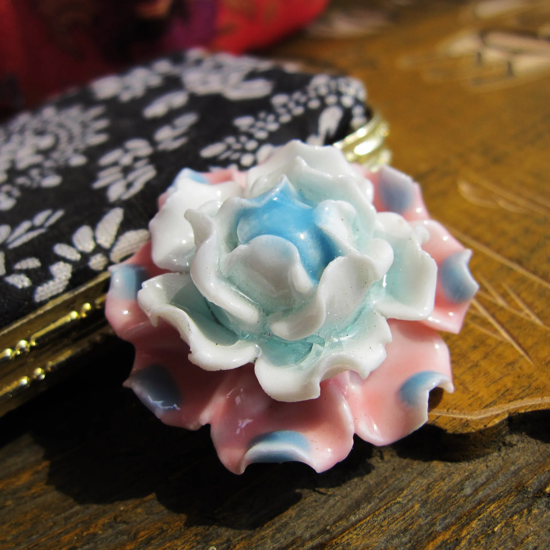 2019 New Arrival Ceramics Flower Brooch 1PC Clothing Party Brooch pin holiday gift Hot Sale Fashion ZXZ002
2019 New Arrival Ceramics Flower Brooch 1PC Clothing Party Brooch pin holiday gift Hot Sale Fashion ZXZ002