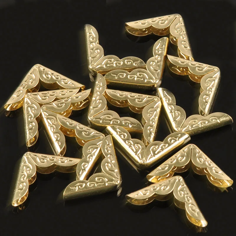 Wholesale 50pcs Golden Metal Book Corner Protectors Scrapbook Gift Box Decoration DIY Corners Craft For Photo Albums Menus C1575
Wholesale 50pcs Golden Metal Book Corner Protectors Scrapbook Gift Box Decoration DIY Corners Craft For Photo Albums Menus C1575