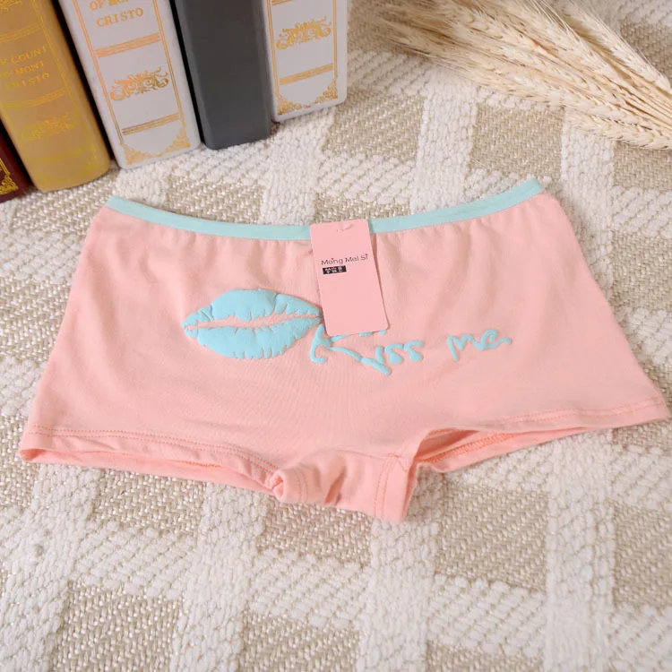 Cute Letters Kiss me Mouth Cotton Female Underwear Girl Low Waist Boxer Briefs Lingerie Underpants Intimates Knickers for Women
Cute Letters Kiss me Mouth Cotton Female Underwear Girl Low Waist Boxer Briefs Lingerie Underpants Intimates Knickers for Women