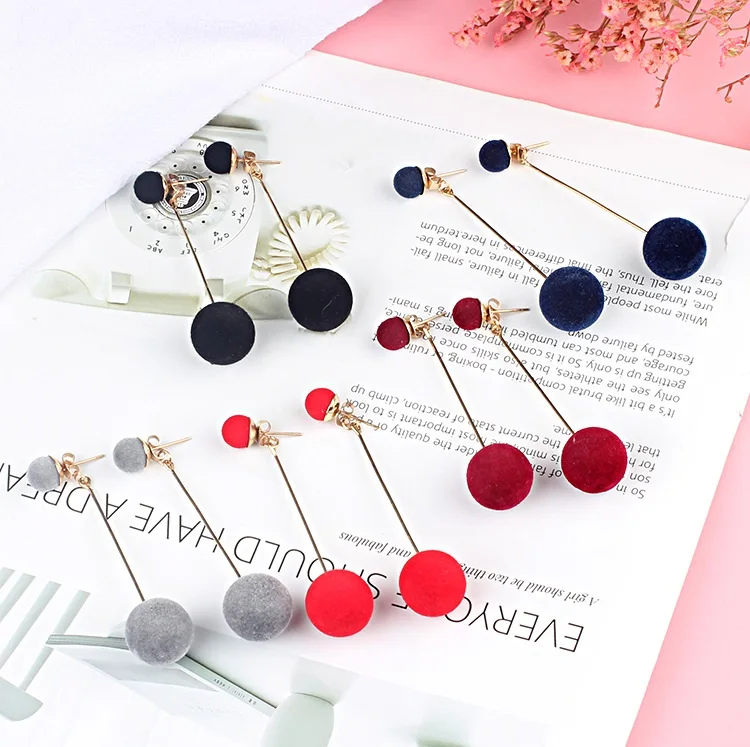 2019 New Stylish Red Black Hairy Fluff Ball Drops Earrings Female Personality Korean Long Fringed Earrings Declare JewelryGifts
2019 New Stylish Red Black Hairy Fluff Ball Drops Earrings Female Personality Korean Long Fringed Earrings Declare JewelryGifts