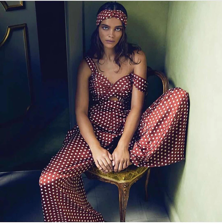 2019 spring new arrive vintage jumpsuits sexy loose style dot print deep V women jumpsuits
2019 spring new arrive vintage jumpsuits sexy loose style dot print deep V women jumpsuits