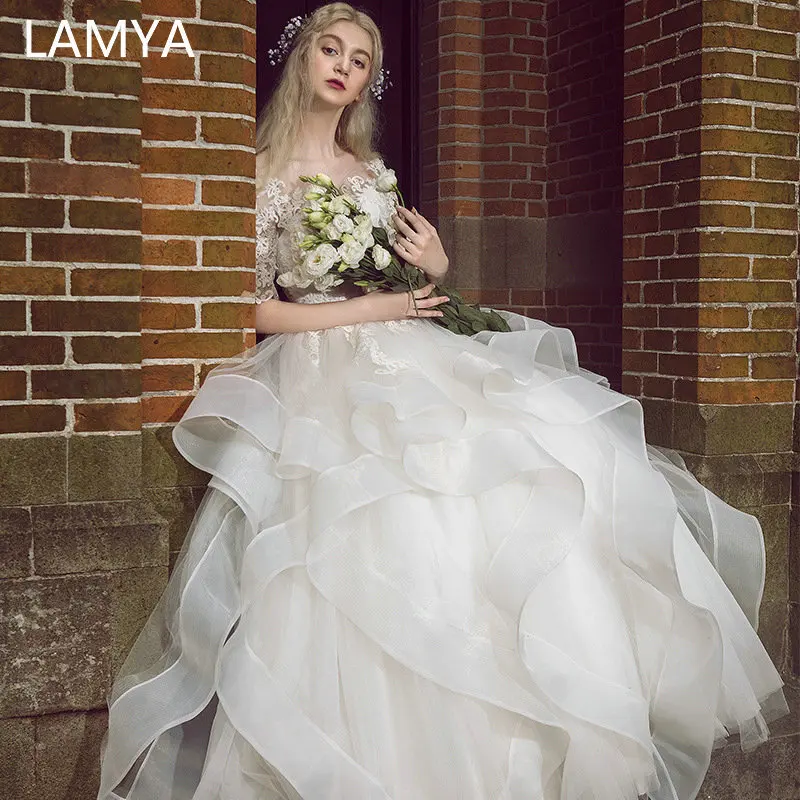 LAMYA Vintage Sweetheart Wedding Dress Half Lace Sleeve Bridal Gown Elegant Robe de Mariee Tiered Customized Vestido De Noiva
LAMYA Vintage Sweetheart Wedding Dress Half Lace Sleeve Bridal Gown Elegant Robe de Mariee Tiered Customized Vestido De Noiva