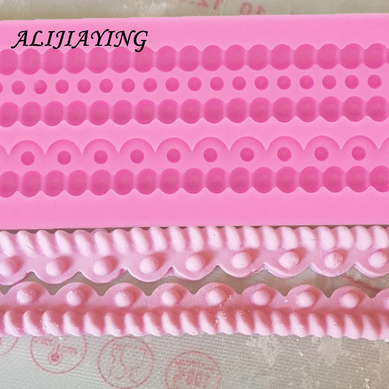 1Pcs Pearl Chain Decorating Silicone Mold, Sugarcraft Cake Decorating Tools,Fondant Mold Border Cake Mould D1179
1Pcs Pearl Chain Decorating Silicone Mold, Sugarcraft Cake Decorating Tools,Fondant Mold Border Cake Mould D1179