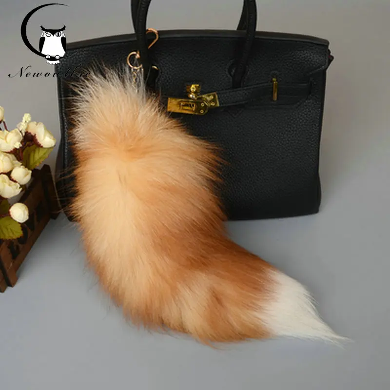 Oversized real fox tail ornaments Car key chain pendant buckle creative gift Women's fur bag pendant
Oversized real fox tail ornaments Car key chain pendant buckle creative gift Women's fur bag pendant