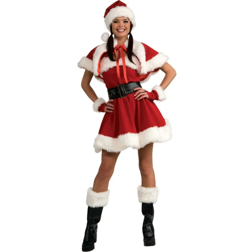Зрелая женщина с большими сиськами в костюме Санта-Клауса фото