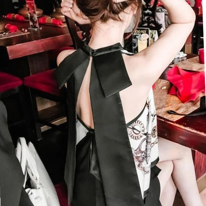 2019 Ms summer new printing chiffon Wild vest fashion streamline back bow chiffo shirt vest Women Sexy camis Sleeveless shirt
2019 Ms summer new printing chiffon Wild vest fashion streamline back bow chiffo shirt vest Women Sexy camis Sleeveless shirt