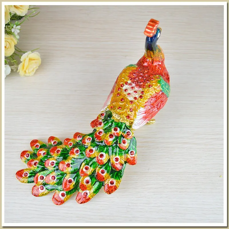 Russia color tin crafts decoration decoration peacock jewelry box large peacock tail birthday gift pet buda
Russia color tin crafts decoration decoration peacock jewelry box large peacock tail birthday gift pet buda