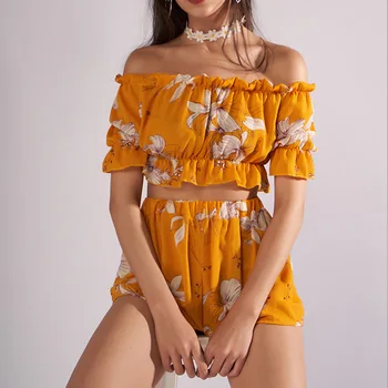 2 Pieces Floral Print Vogue Beach Women Sets Slash Neck Short Top Elastic Waist Shorts Female Set 2020 Summer Casual Femme Suits
2 Pieces Floral Print Vogue Beach Women Sets Slash Neck Short Top Elastic Waist Shorts Female Set 2020 Summer Casual Femme Suits