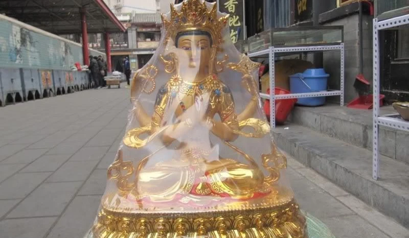 11"Tibet Buddhism Bronze painted Gilt Four-armed Avalokitesvara Kwan-Yin Statue
11"Tibet Buddhism Bronze painted Gilt Four-armed Avalokitesvara Kwan-Yin Statue