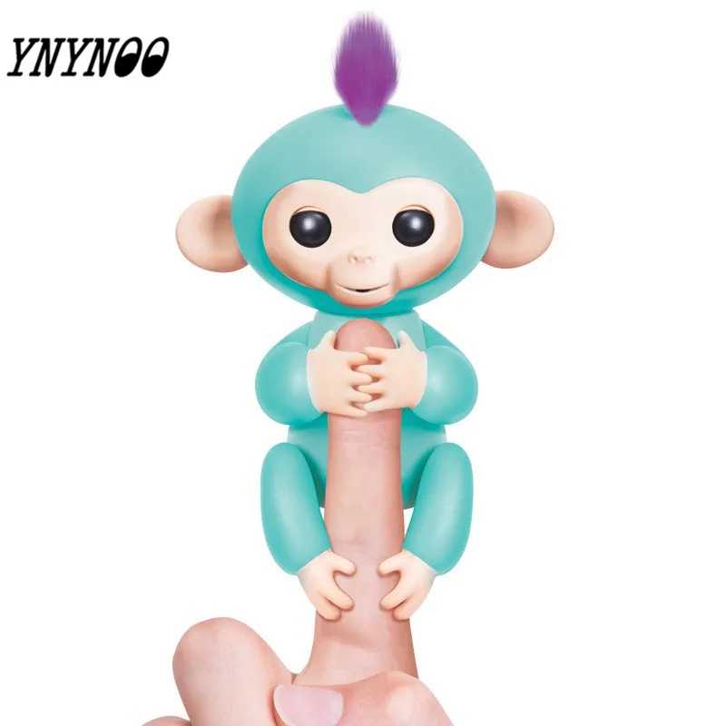 4652176775_1384649801