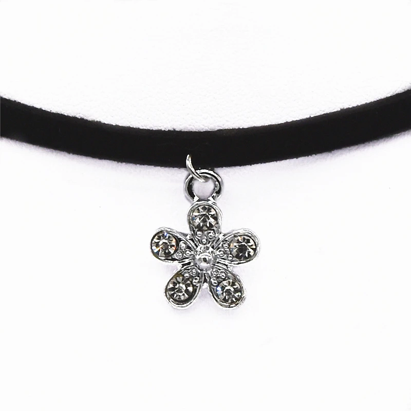 Fashion Bijoux Crystal Five-leaf Flower Necklace Pendants Statement Black Velvet Leather Chokers Necklace for Women 2019 Jewelry
Fashion Bijoux Crystal Five-leaf Flower Necklace Pendants Statement Black Velvet Leather Chokers Necklace for Women 2019 Jewelry