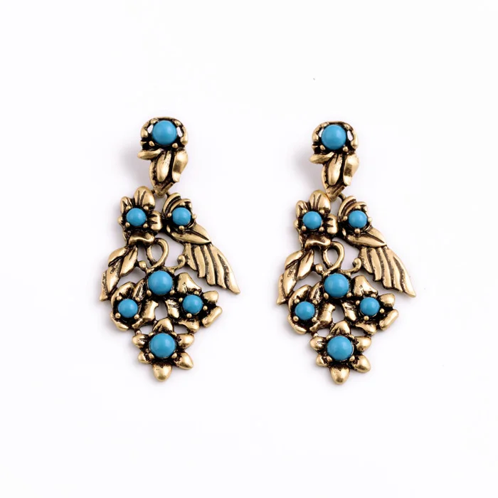 Bulk Price Blue Gems Floral Bezel Beauties Earrings Wholesale For Valentine's Day Ancient Accessory
Bulk Price Blue Gems Floral Bezel Beauties Earrings Wholesale For Valentine's Day Ancient Accessory