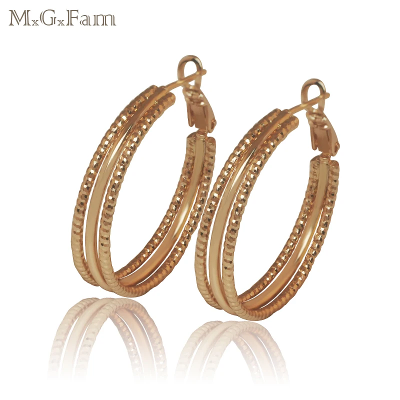 MGFam 18 K Yellow Glod Color Earrings 3 Hoops Women Circle No Stone Classic Style
MGFam 18 K Yellow Glod Color Earrings 3 Hoops Women Circle No Stone Classic Style