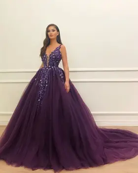 Purple Ball Gown Quinceanera Dresses 2019 Lace Applique V Neck Tulle Skirt Modern Lady Formal Prom Gowwns
Purple Ball Gown Quinceanera Dresses 2019 Lace Applique V Neck Tulle Skirt Modern Lady Formal Prom Gowwns