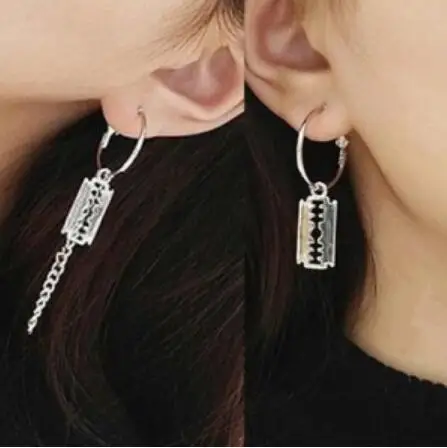 2019 hot Korean version of punk alloy minimalist blade chain tassel earrings female exaggerated jewelry accessories factory dire
2019 hot Korean version of punk alloy minimalist blade chain tassel earrings female exaggerated jewelry accessories factory dire