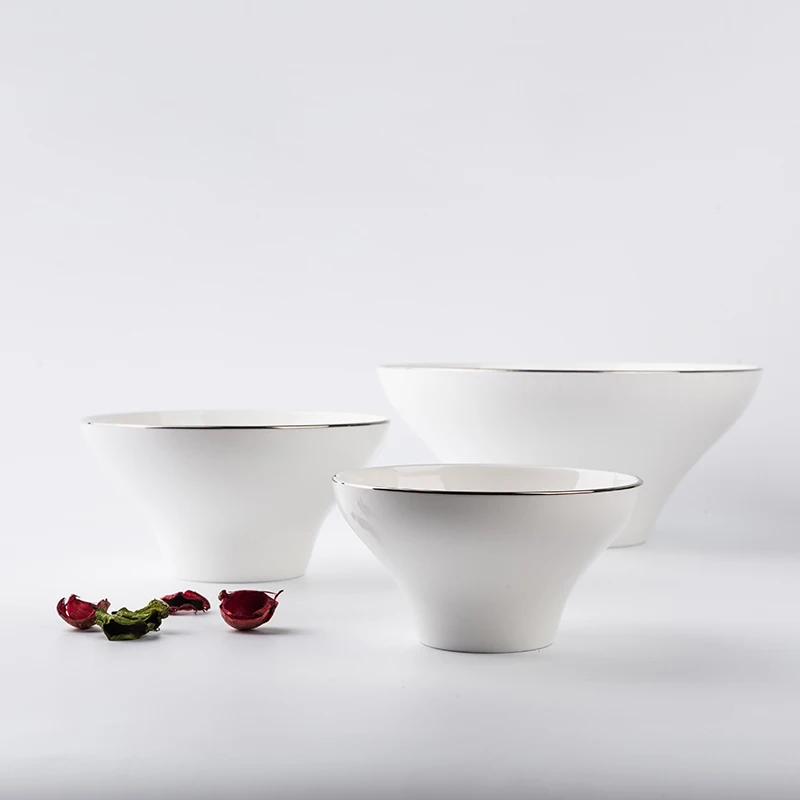 Creative Snow White Ceramic Western Style Dessert Fruit Salad Bowl Gold Plated Platinum Soup Noodles House Tableware Friend Gift
Creative Snow White Ceramic Western Style Dessert Fruit Salad Bowl Gold Plated Platinum Soup Noodles House Tableware Friend Gift