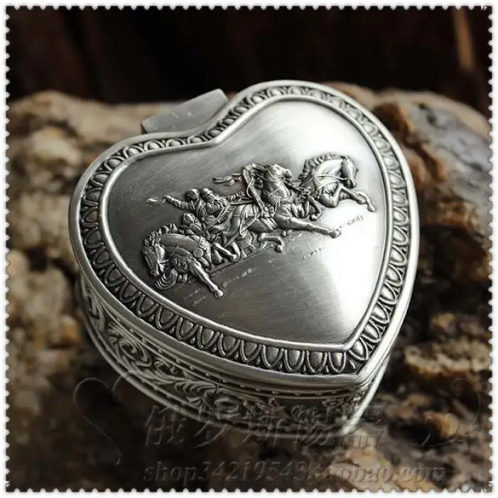 Classical European Gothic Russia Pewter Box Princess Tin Jewelry Box Small Heart-shaped Storage Box Home Decoration
Classical European Gothic Russia Pewter Box Princess Tin Jewelry Box Small Heart-shaped Storage Box Home Decoration