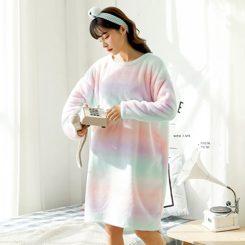 Winter New Women Flannel Sleepwear Home Dress O-Neck Nightgown Warm Thicken Nightshirt Lounge Sweet sleeping Nightwear M-XL
Winter New Women Flannel Sleepwear Home Dress O-Neck Nightgown Warm Thicken Nightshirt Lounge Sweet sleeping Nightwear M-XL