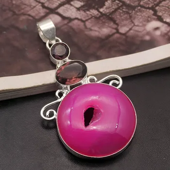 Hermosa Elegant Natural Hole AgateDruzy Amethystt Fashion Jewelry Necklace Pendant 2 3/4 INCH A258
Hermosa Elegant Natural Hole AgateDruzy Amethystt Fashion Jewelry Necklace Pendant 2 3/4 INCH A258