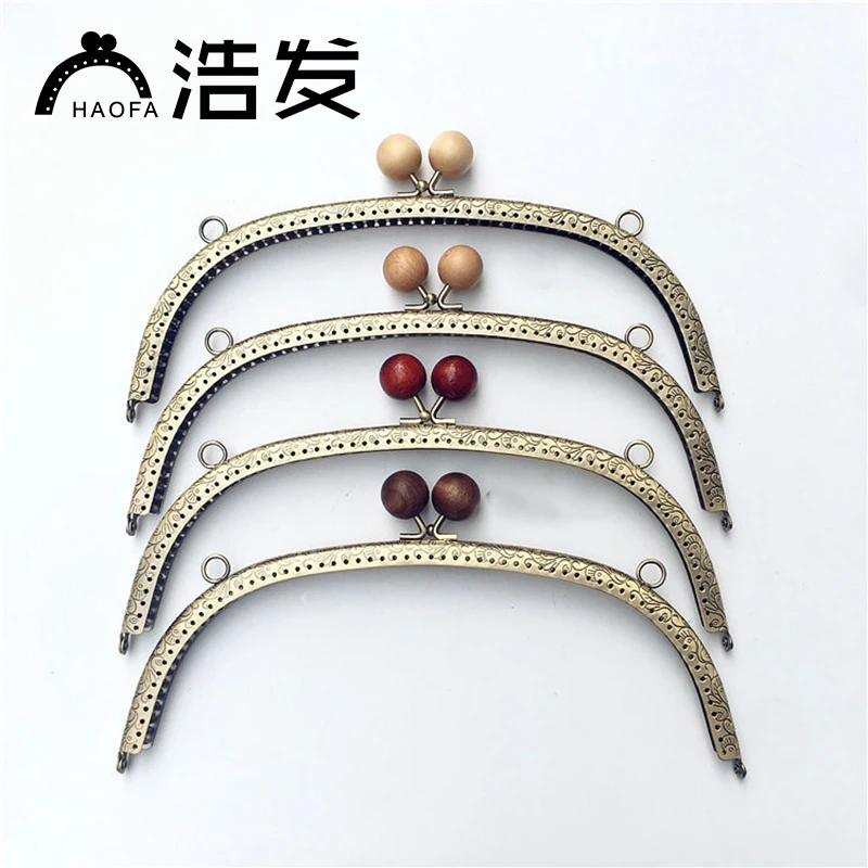 HAOFA 20.5cm Bag Accessories Arc Pattern Metal Purse Frame Clasp Handles for Coin Purses Clutch Kiss Clasp Lock Bronze Bags
HAOFA 20.5cm Bag Accessories Arc Pattern Metal Purse Frame Clasp Handles for Coin Purses Clutch Kiss Clasp Lock Bronze Bags