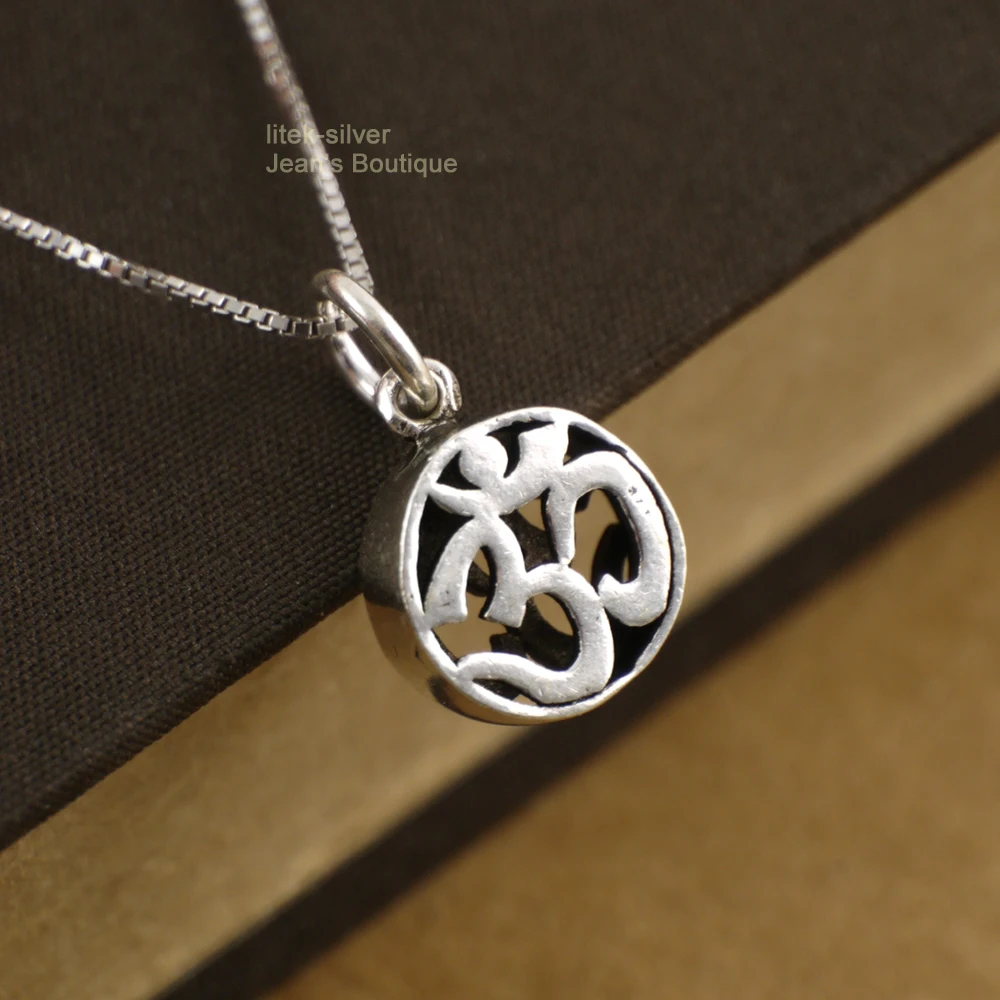 925 Solid Sterling Silver Namaste Om Ohm Yoga Zen Pendant Charm Necklace 10mm A2745
925 Solid Sterling Silver Namaste Om Ohm Yoga Zen Pendant Charm Necklace 10mm A2745