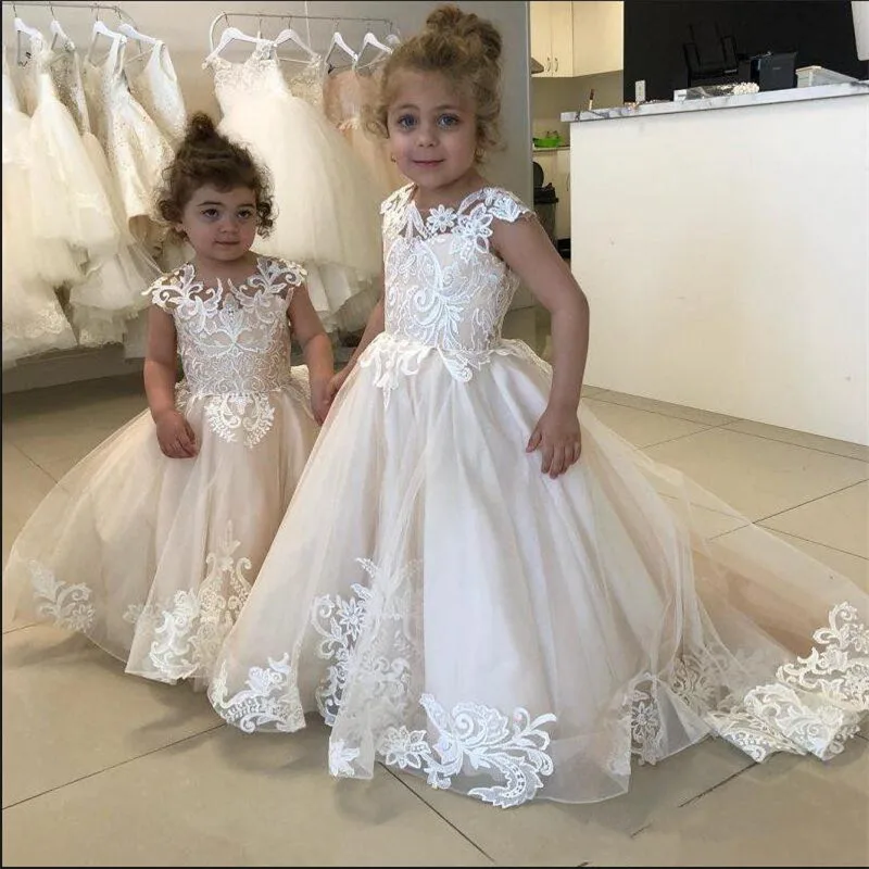 Kids Puffy Ivory Tulle Lace Ball Gown Flower Girl Dresses Puffy Tulle Girl Princess Dresses Long Kids Communion Dresses
Kids Puffy Ivory Tulle Lace Ball Gown Flower Girl Dresses Puffy Tulle Girl Princess Dresses Long Kids Communion Dresses