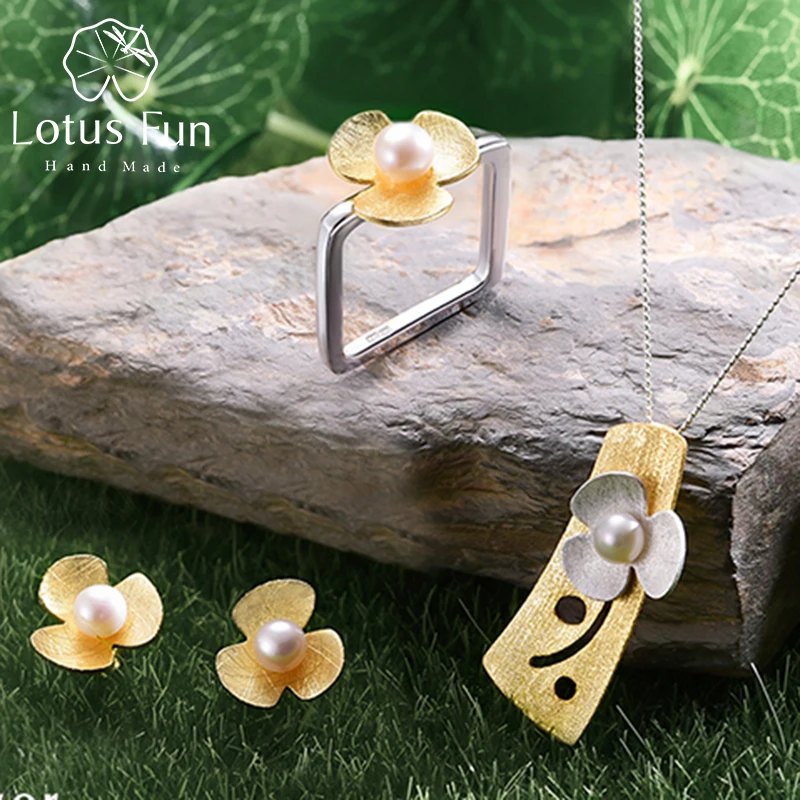 Lotus Fun Real 925 Sterling Silver Natural Pearl Handmade Fine Jewelry Square Fresh Clover Flower Jewelry Set for Women Bijoux
Lotus Fun Real 925 Sterling Silver Natural Pearl Handmade Fine Jewelry Square Fresh Clover Flower Jewelry Set for Women Bijoux