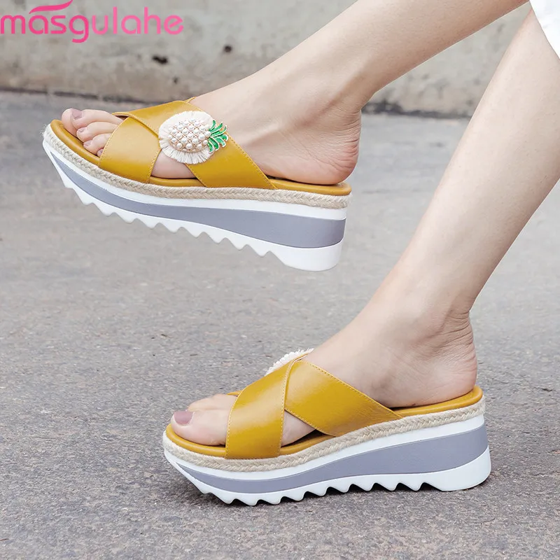 Masgulahe 2019 new fashion style women sandals genuine leather shoes pearl summer wedges platform sandals woman casual shoes
Masgulahe 2019 new fashion style women sandals genuine leather shoes pearl summer wedges platform sandals woman casual shoes