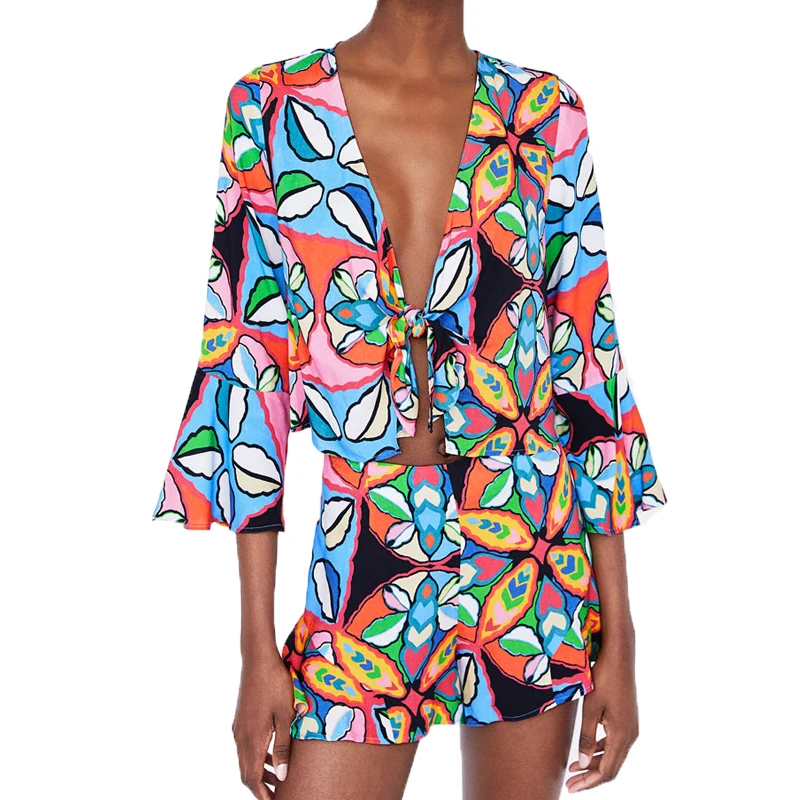 2018 summer shorts set casual printing 2 piece set women deep v neck top two piece set bow womens clothing
2018 summer shorts set casual printing 2 piece set women deep v neck top two piece set bow womens clothing