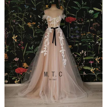 Vintage Champagne Evening Dress Long 2019 White Lace Appliques Off The Shoulder A Line Formal Dresses Arabic Prom Gowns Cheap
Vintage Champagne Evening Dress Long 2019 White Lace Appliques Off The Shoulder A Line Formal Dresses Arabic Prom Gowns Cheap