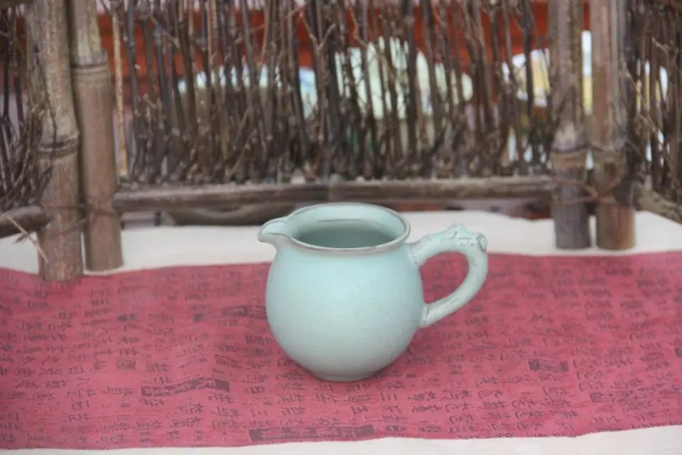Cha hai Chinese tea set ceramic justice cup Tea seater ceramic Kung fu tea set about 177ml
Cha hai Chinese tea set ceramic justice cup Tea seater ceramic Kung fu tea set about 177ml