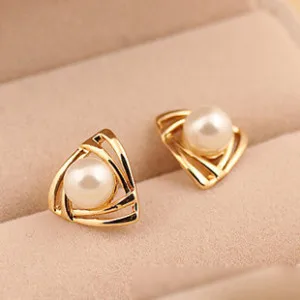 2015 fashion Korean luxurious clip earings simulated pearl ,retro cute earrings ear clip for female women party wedding
2015 fashion Korean luxurious clip earings simulated pearl ,retro cute earrings ear clip for female women party wedding