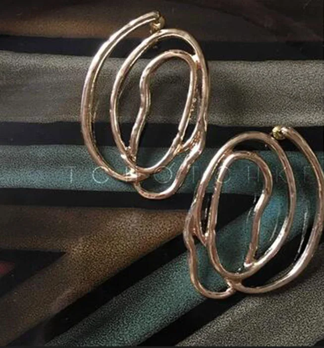 Trendy Fashion Cutout Geo Waved Stud statement Stunning Earrings Party Show Women Fancy Gift Brincos Ins Korean Style Brincos
Trendy Fashion Cutout Geo Waved Stud statement Stunning Earrings Party Show Women Fancy Gift Brincos Ins Korean Style Brincos