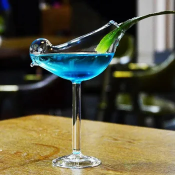 Creative bird cocktail glass Personality molecular smoked modelling glass fantasy wine goblet
Creative bird cocktail glass Personality molecular smoked modelling glass fantasy wine goblet
