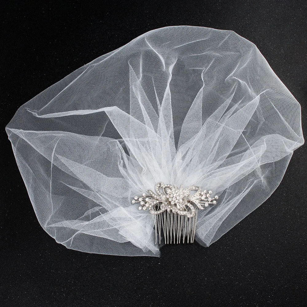 PEORCHID Vintage Short Wedding Veils With Comb Bruids Haardeco Bridal Face Veil Beaded Bling Bling Voile Mariage Cristal 2019
PEORCHID Vintage Short Wedding Veils With Comb Bruids Haardeco Bridal Face Veil Beaded Bling Bling Voile Mariage Cristal 2019